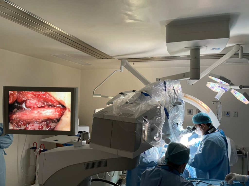 cirugia de columna endoscopica en cancun